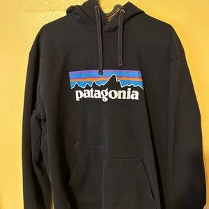 Black Large Patagonia Sweatshirt